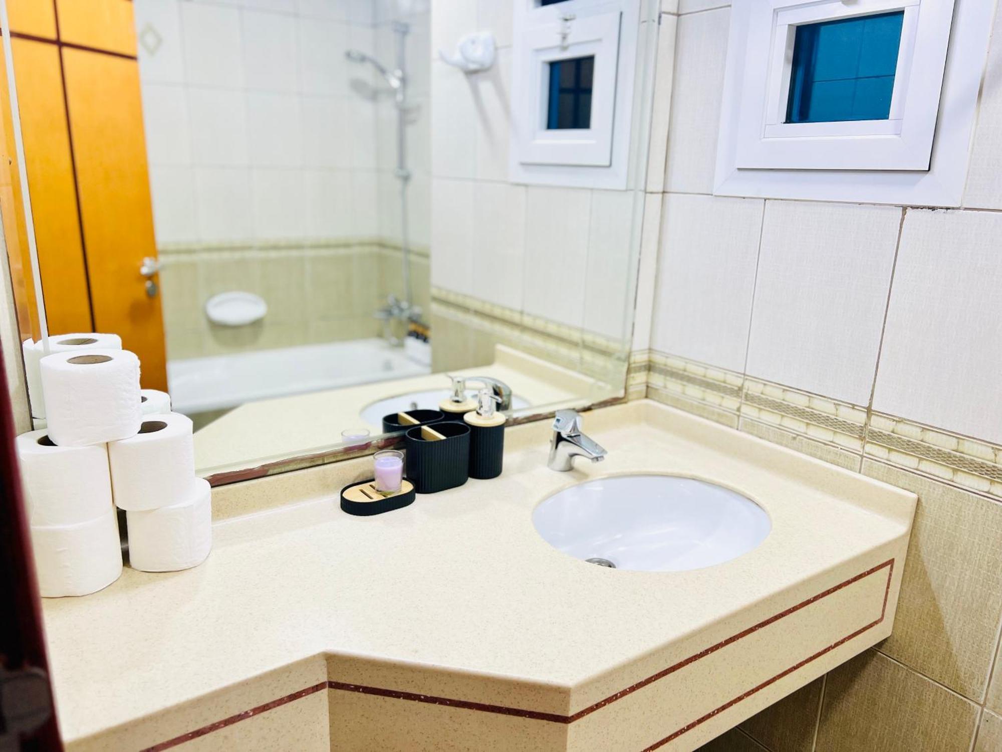 Cozy 1 Bedroom In By Al Ghaimah Homes Dubai